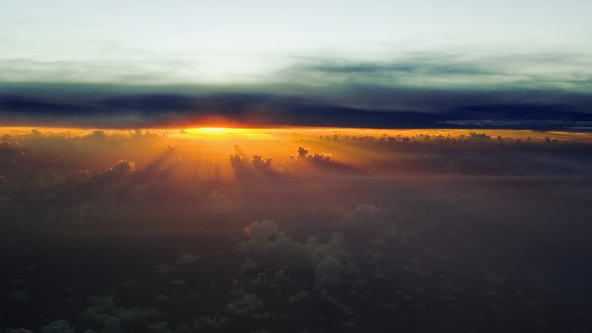 塞维利亚前后场联动顺畅推进有效进攻，塞维利亚前锋